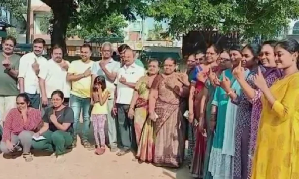 Karnataka Election 2023, 65 member of one family voted today at Chikkaballapur