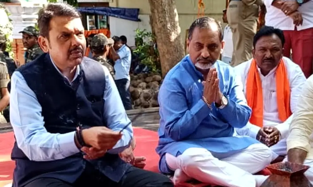 Karnataka election 2023 Maharashtra Deputy Chief Minister Devendra Fadnavis visited Anjanadri