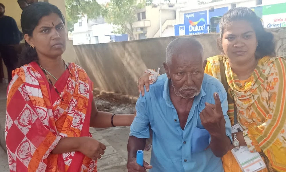 gangavati 90 year old voting Karnataka Election 2023