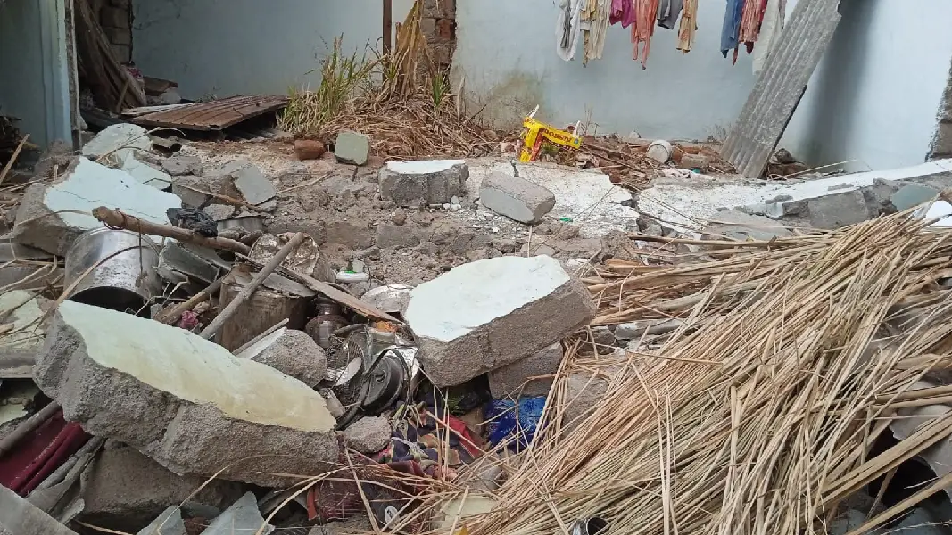 house-collapse near Kanakagiri: woman and new born child dead
