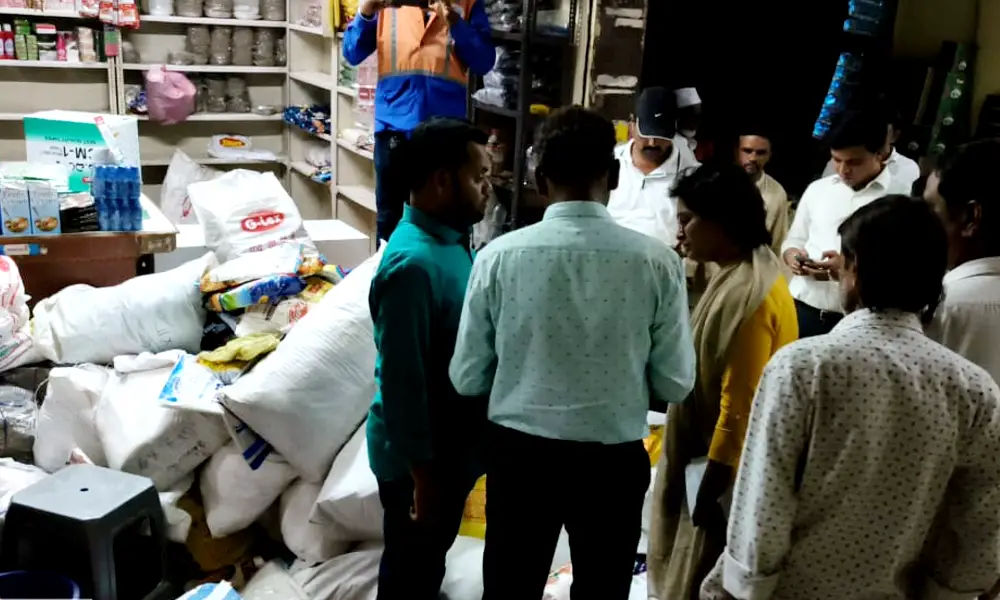 Kalaburagi Officials raid on various plastic shops