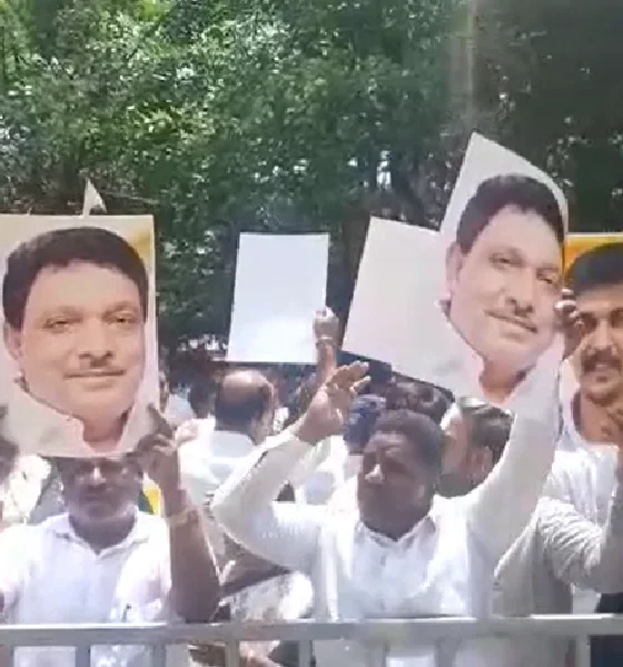 Karnataka Cabinet expansion protest against congress by followers of priyakrishna and m krishnappa