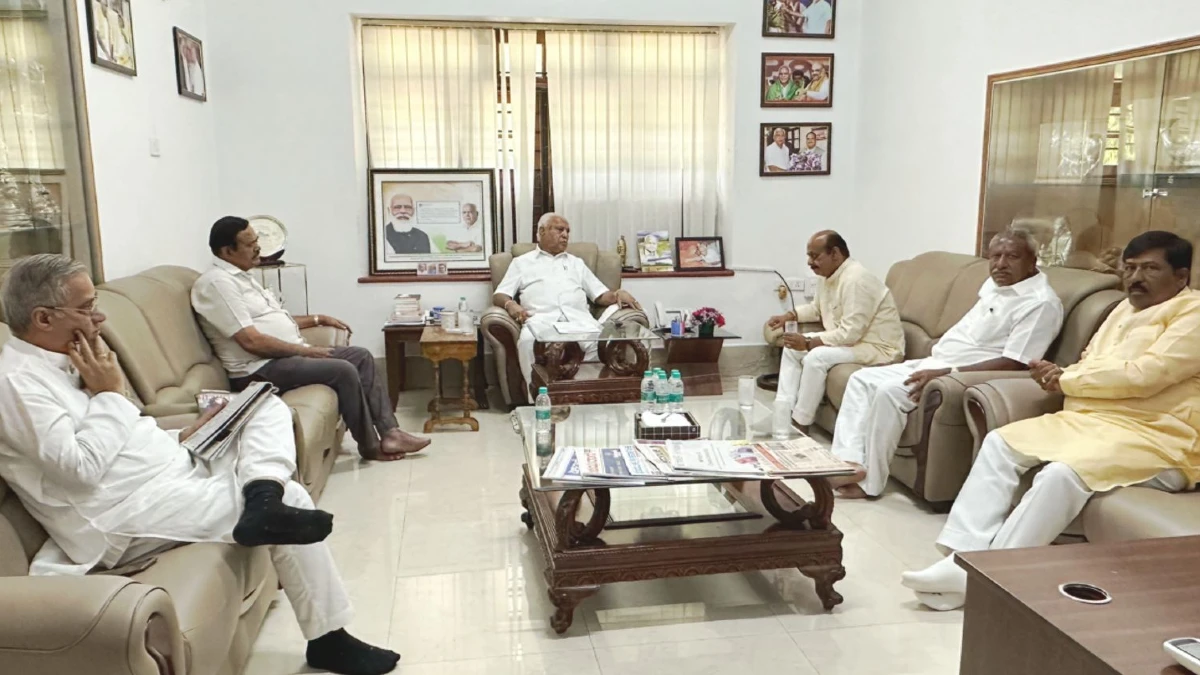 Karnataka Election 2023 Ahead of results BJP leaders meet at Yediyurappas residence
