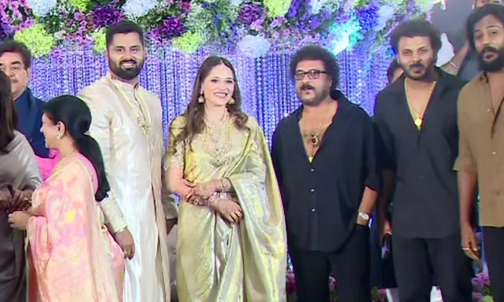 actor Ravichandran family  in Abhishek Ambareesh and Aviva Bidapa reception