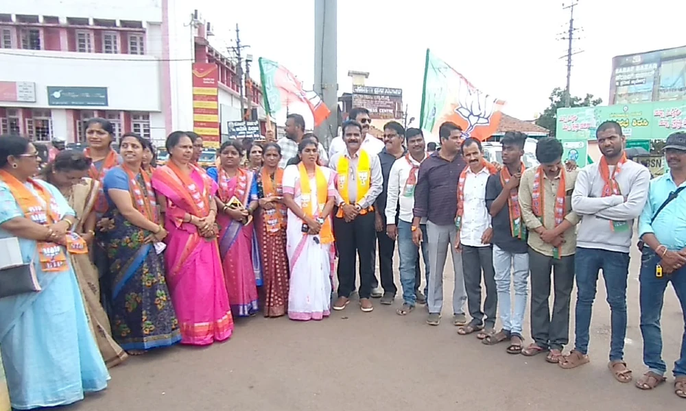 BJP leaders protest at sirsi