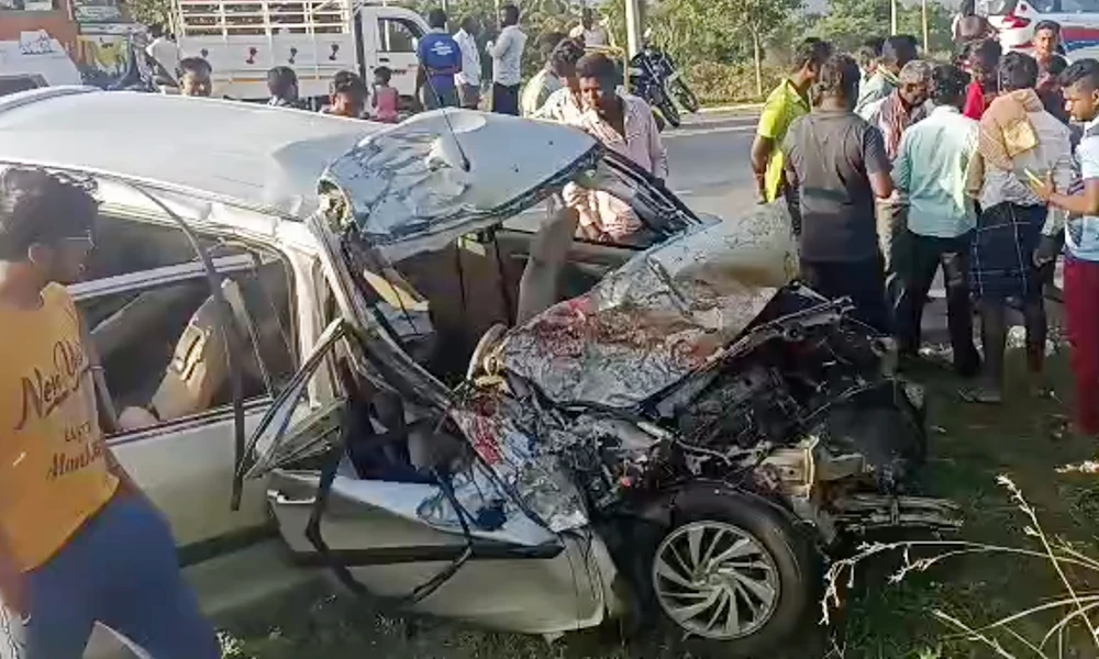 Car Fully damaged in accident