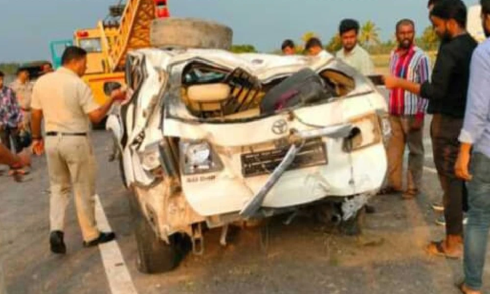 Car accident in mandya
