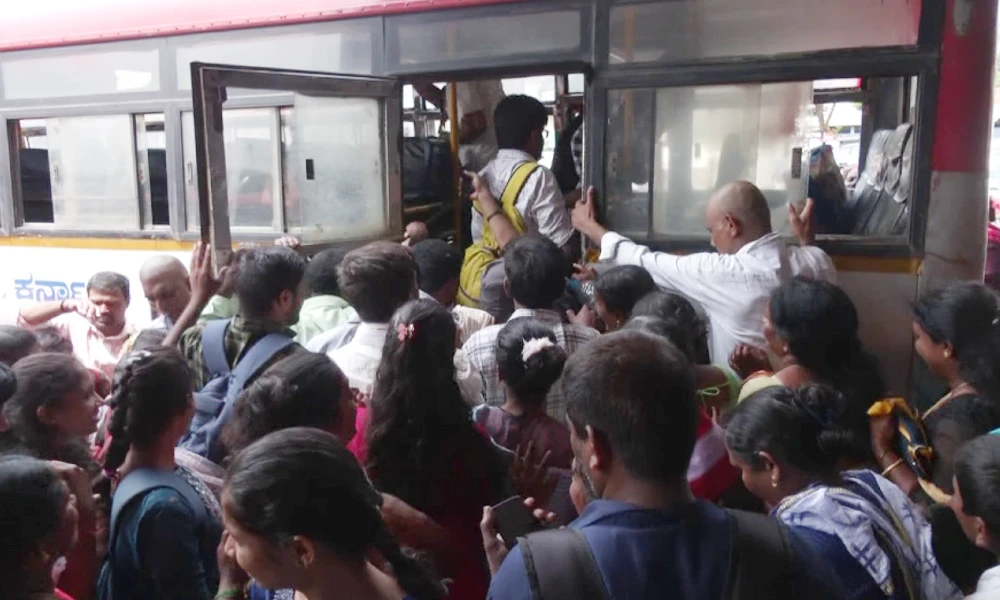 Hordes of passengers at Dharmasthala