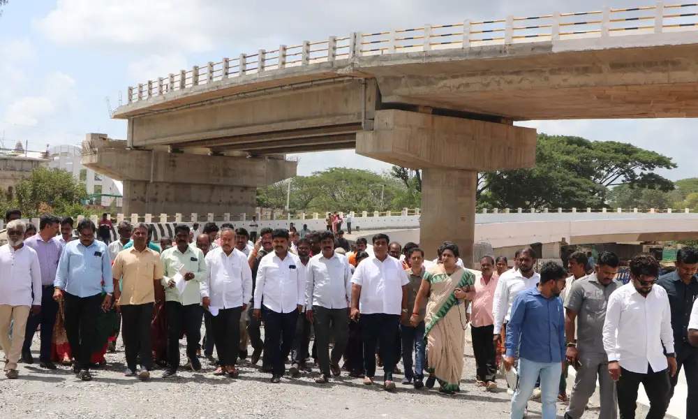 MP B Y Raghavendra viewed the work of Vidyanagar Railway Over Bridge
