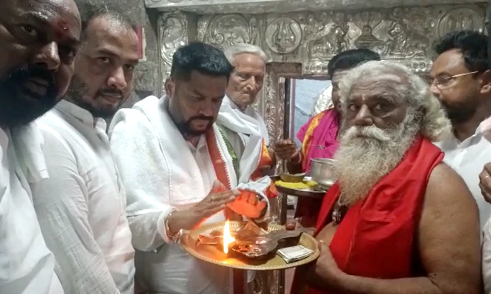 Minister BNagendra visit Chellagurki Sri Erritatha Jeeva Samadhi Kshetra