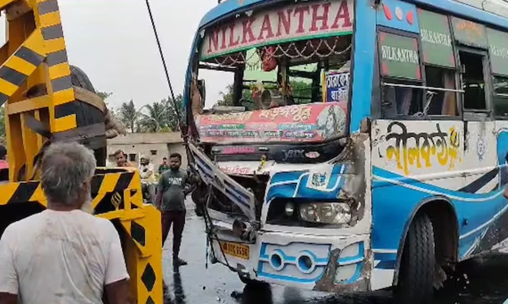 Bus carrying passengers from Balasore crash site met accident