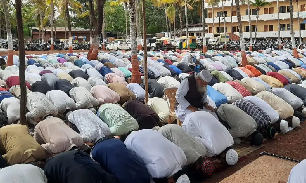 Tearful prayers from Muslims for rain in belagavi