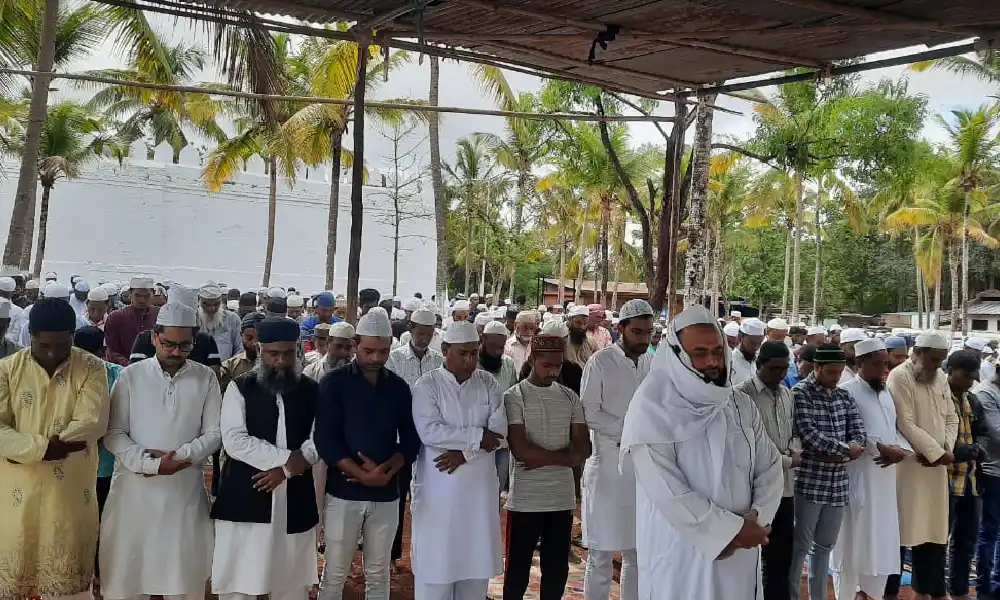 Tearful prayers from Muslims for rain in belagavi