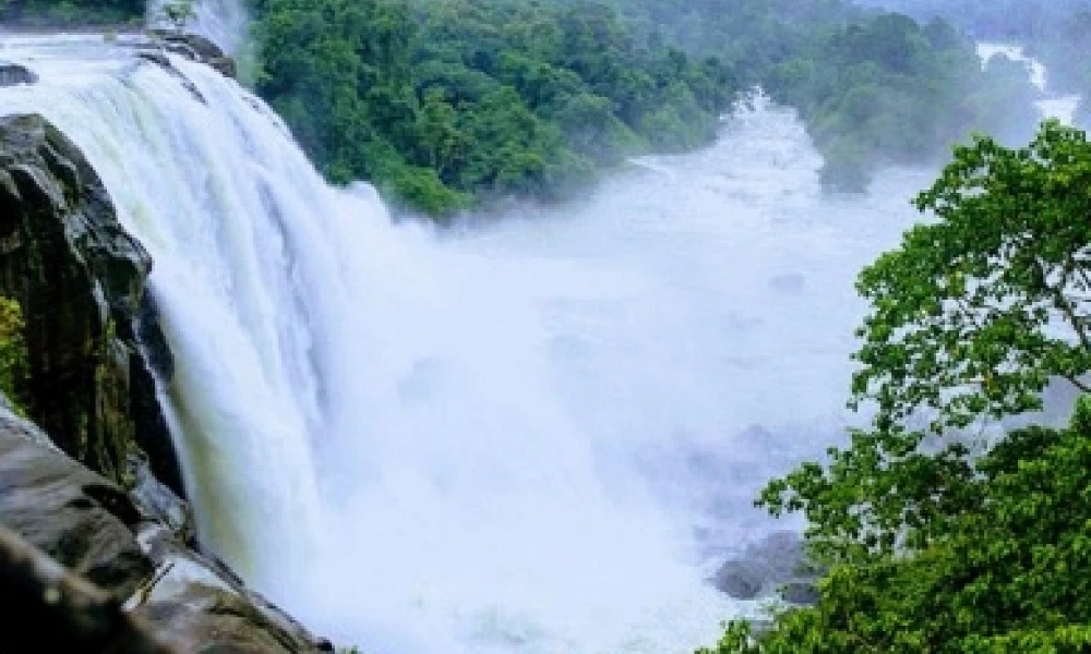 atirapalli falls in kerala in full mode