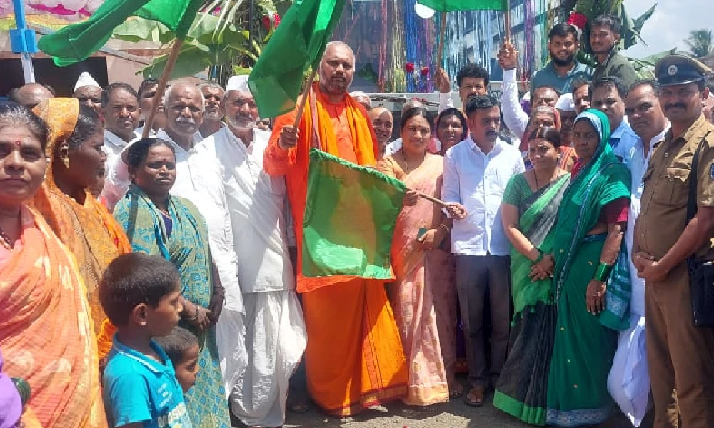 Kallinath Swamiji launches Shakti Yojana in Kolhar