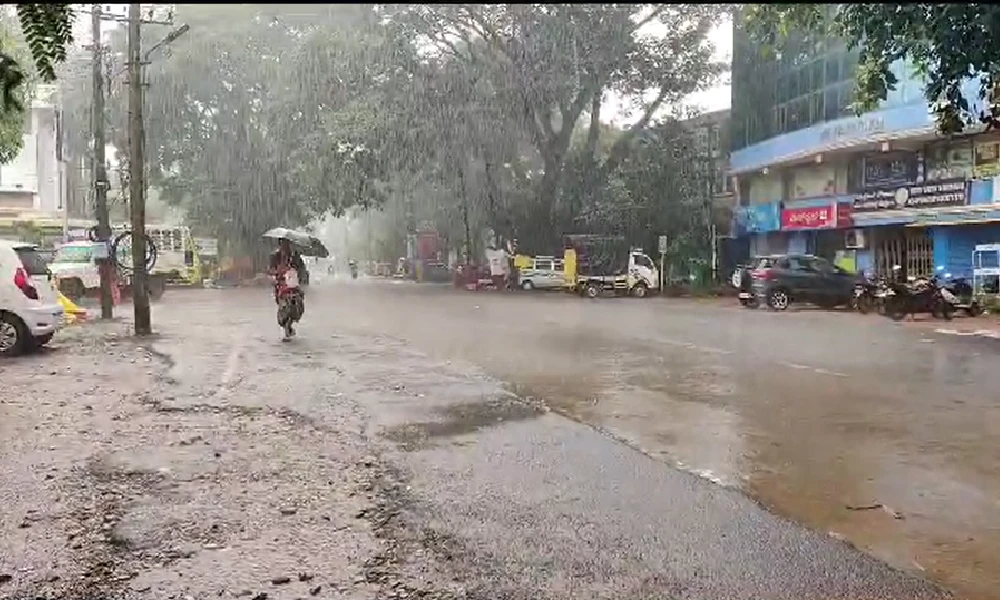 Heavy Rain in karwar