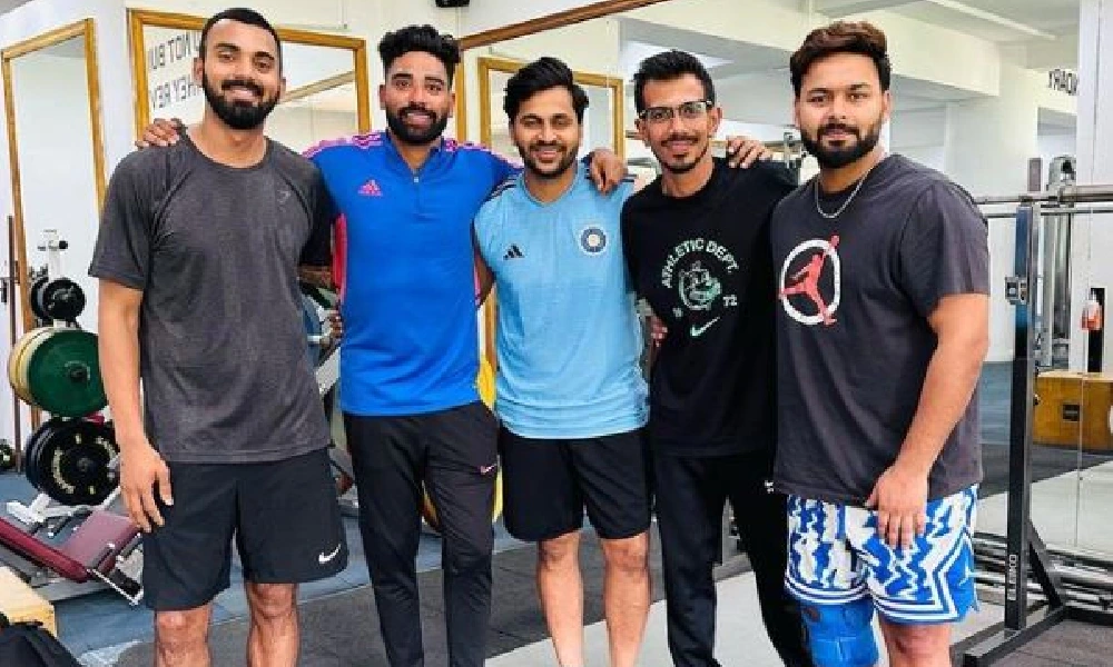 Pant catches up with India teammates in Bangalore