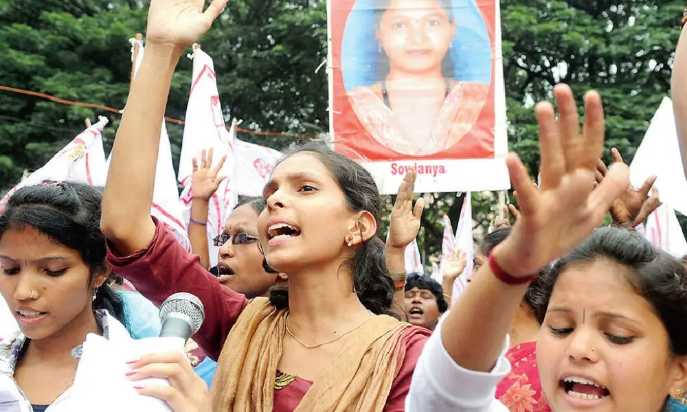Soujanya murder case: huge protest for justice