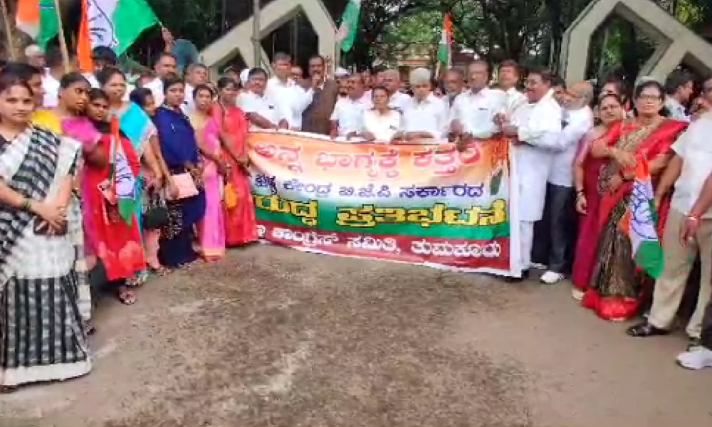 congress protest in tumkur