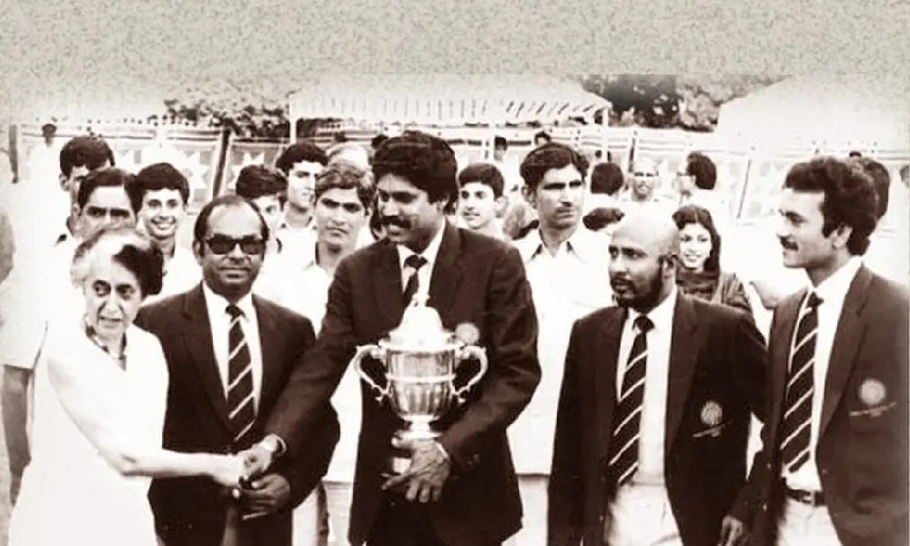 Indira gandhi congralated indian cricket team for winning world cup