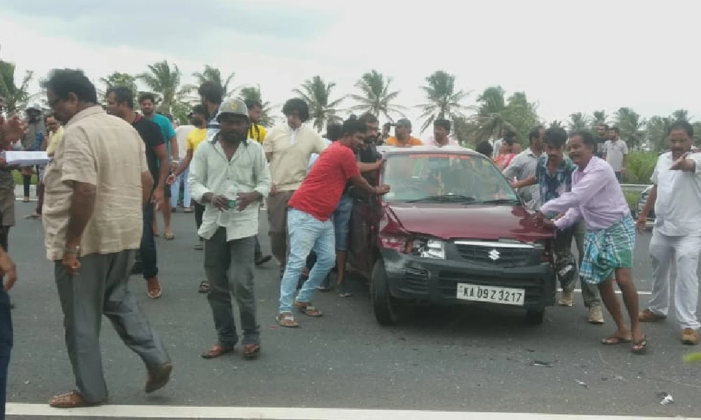 bangalore mysore expressway accident and car