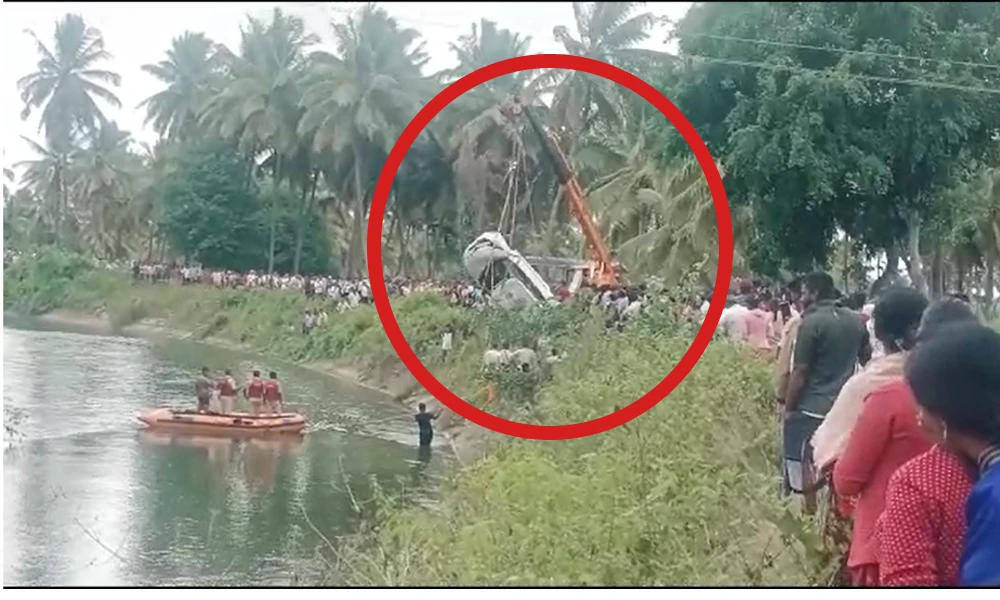 car falls into VC canal in Mandya