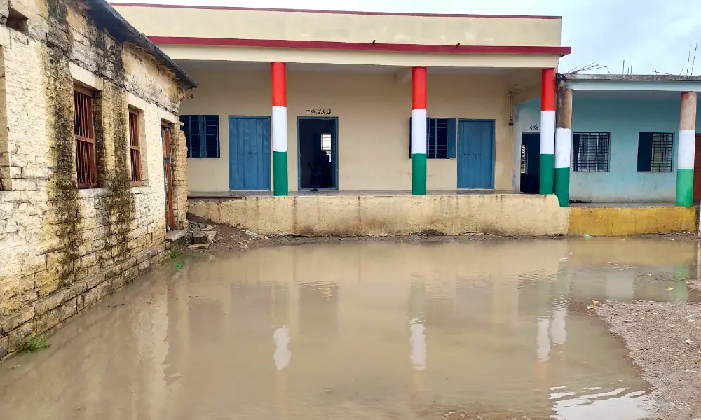 In Shahabad rain water has entered the school premises