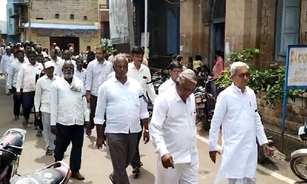 Jain community protest in Bagalakote