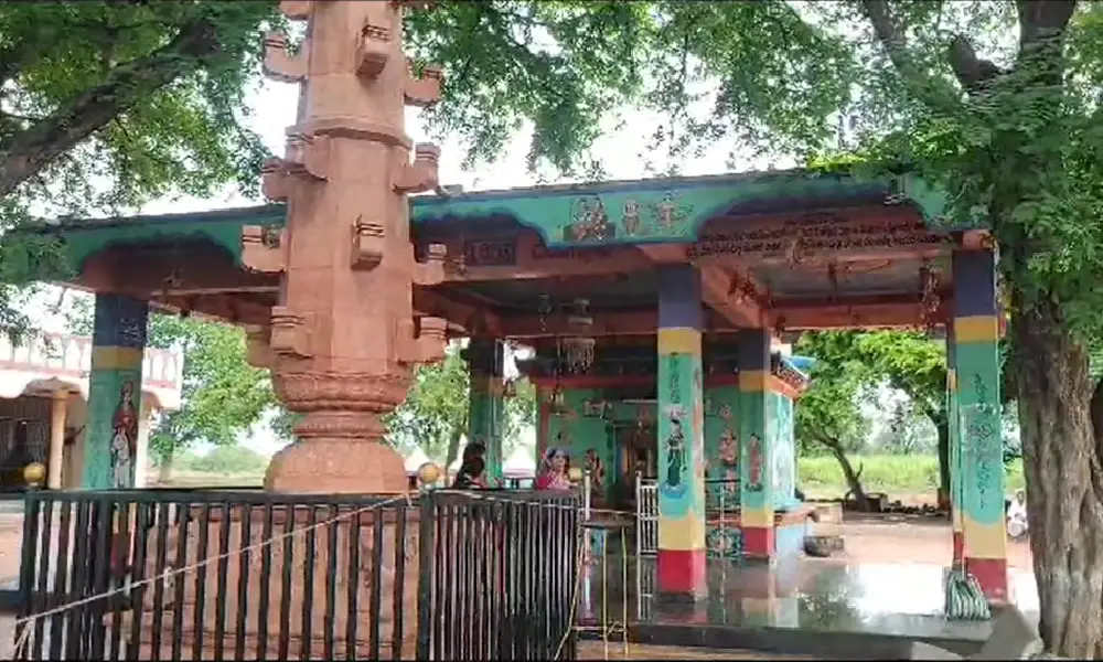 Vadera hatti Banasiddeshwara temple where murder happened
