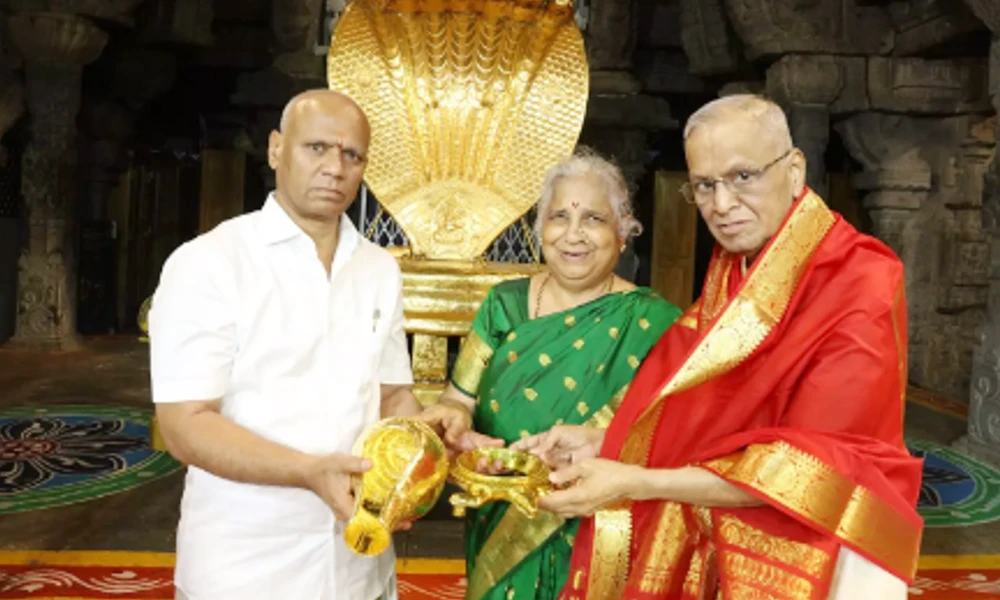 NR Narayana Murthy couple at tirupayi temple