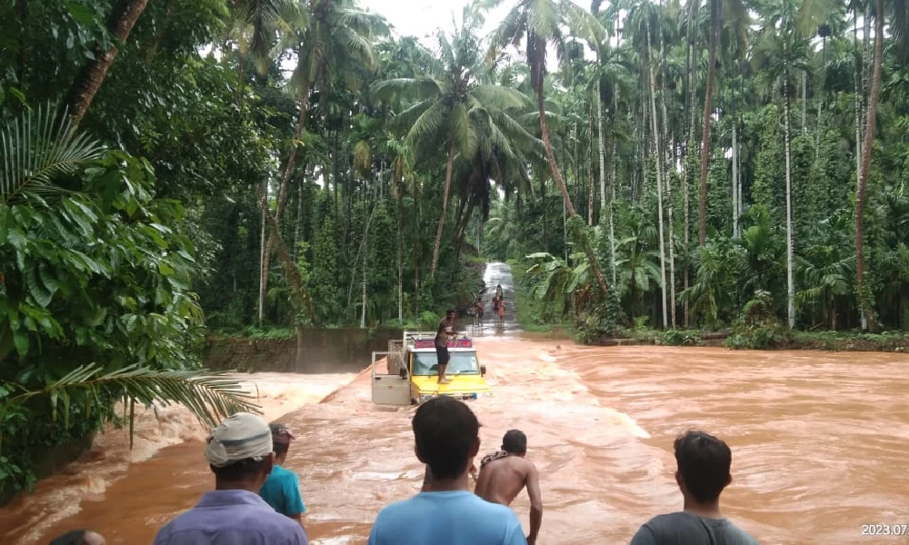 Heavy rain fall in mangaluru