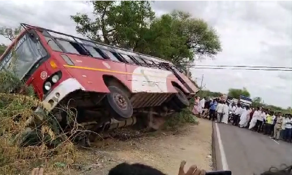 Road Accident in yadagiri