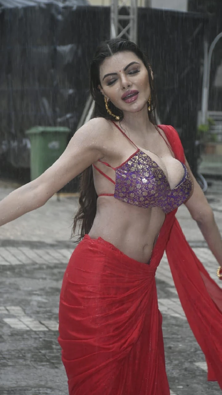 Sherlyn Chopra: Sherlyn Chopra Red Saree Tip Tip Barsa Paani In Sexy -  Vistara News Sherlyn Chopra: Sherlyn Chopra Red Saree Tip Tip Barsa Paani  In Sexy