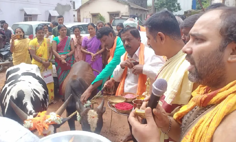 Cow pooja in shikaripura protest against cow slaughter 