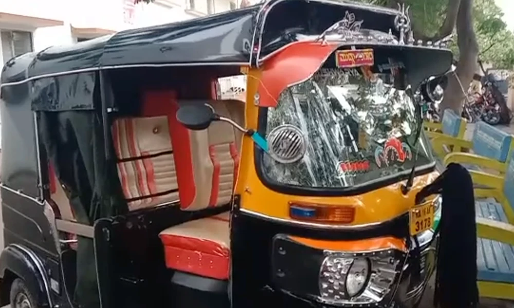 auto rickshaw Accident