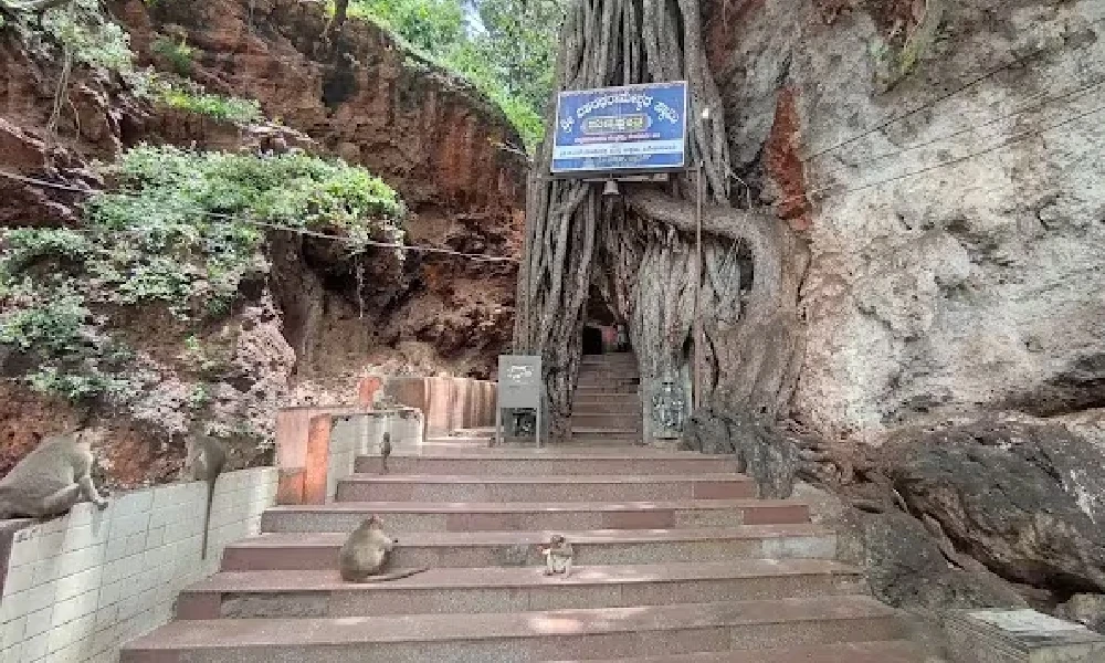 Sri Dasharatha Rameshwara Vajra temple