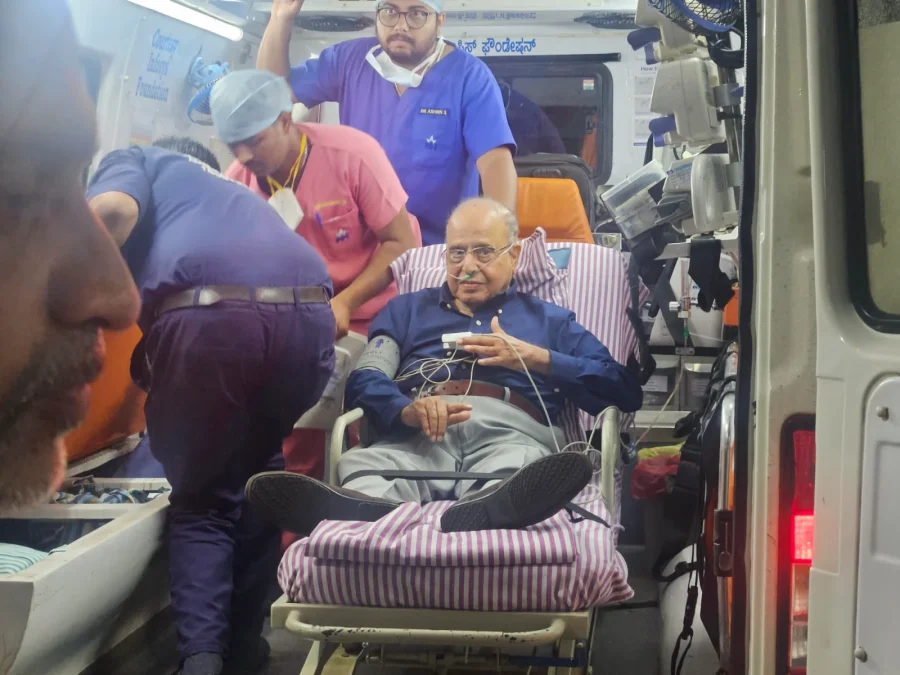 dr k kasturirangan in ambulance