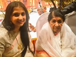 Vidushi Kaushikee Chakraborty with Lata Mangeshkar