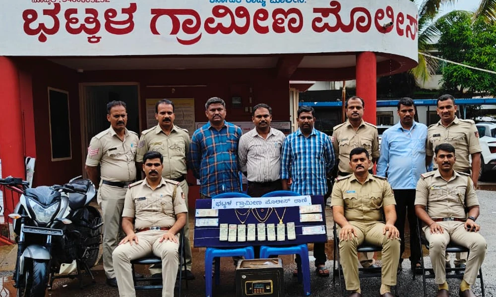 Rs 12 lakh seized Confiscation of valuables in Bhatkal