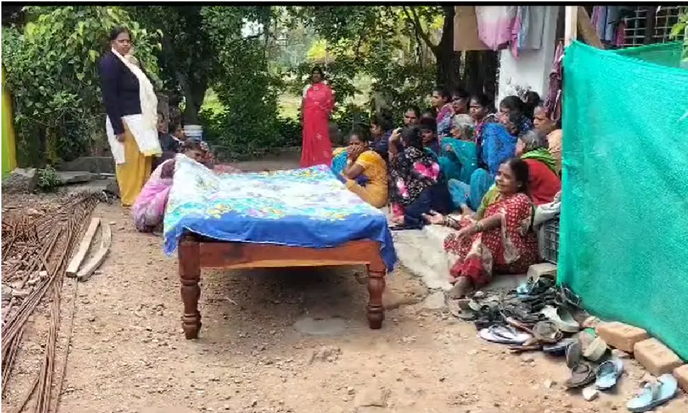 People at Venugopal nayaks house