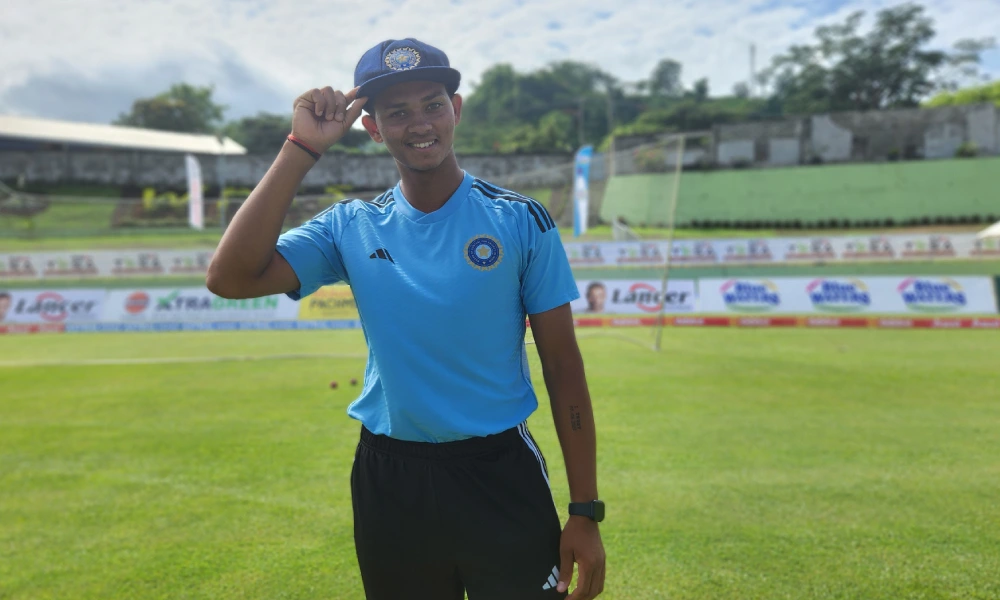 Yashasvi Jaiswal pose after receiving their Test caps