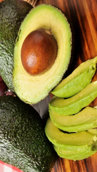 Avocado Anti Ageing Fruits Avocados contain healthy monounsaturated fats and vitamin E, which are beneficial for skin health and preventing oxidative damage.