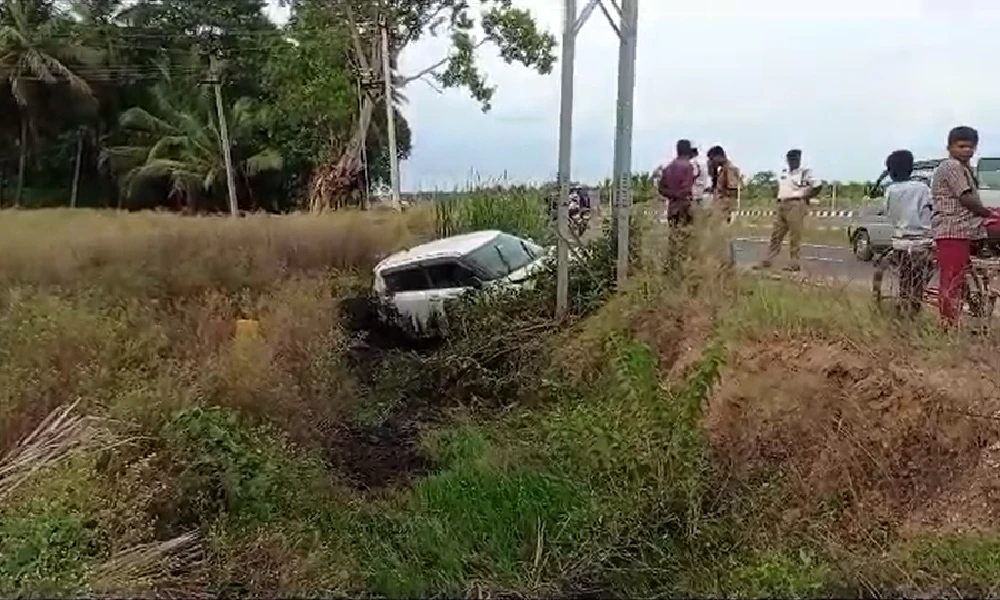 Car Accident in mandya Driver safe police visit spot