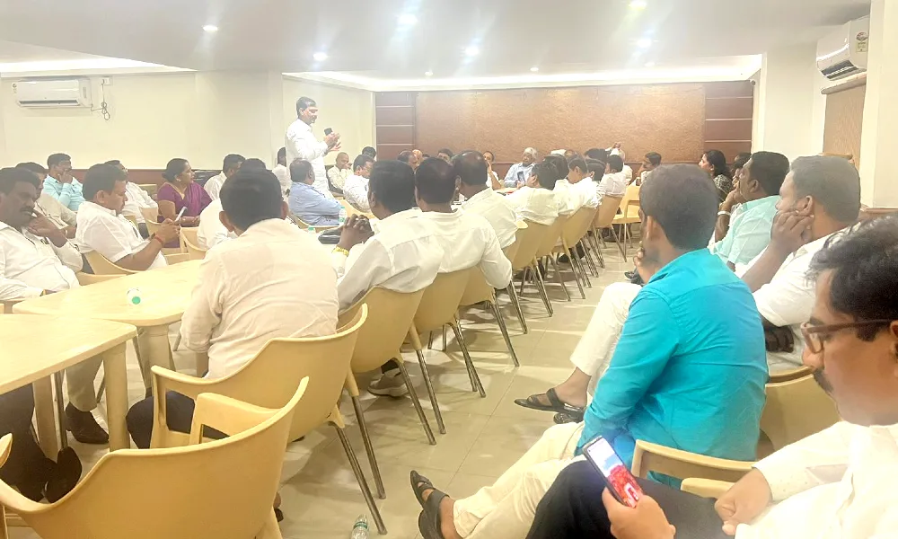 Congress dissidents meet at badminton club