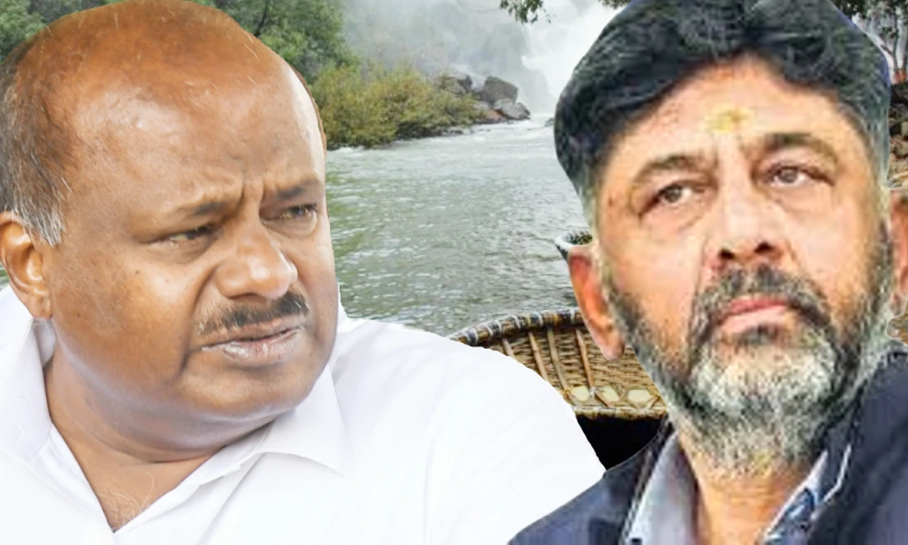 DK Shivakumar and HD Kumaraswamy infront of kaveri river