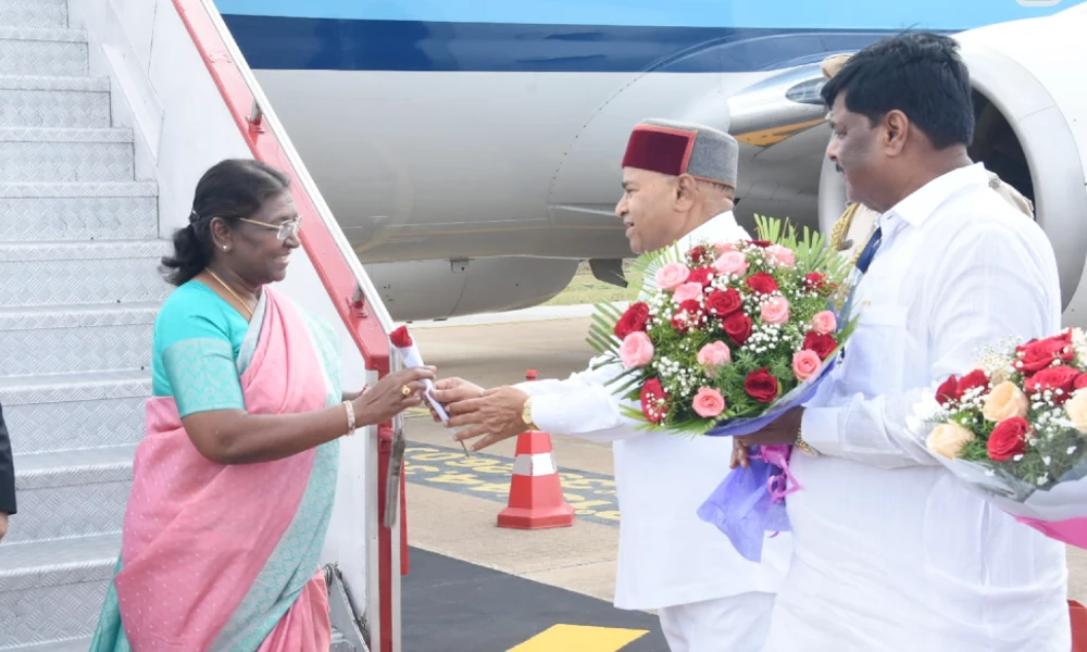 President Draupadi Murmu was welcomed by the authorities in Mysuru