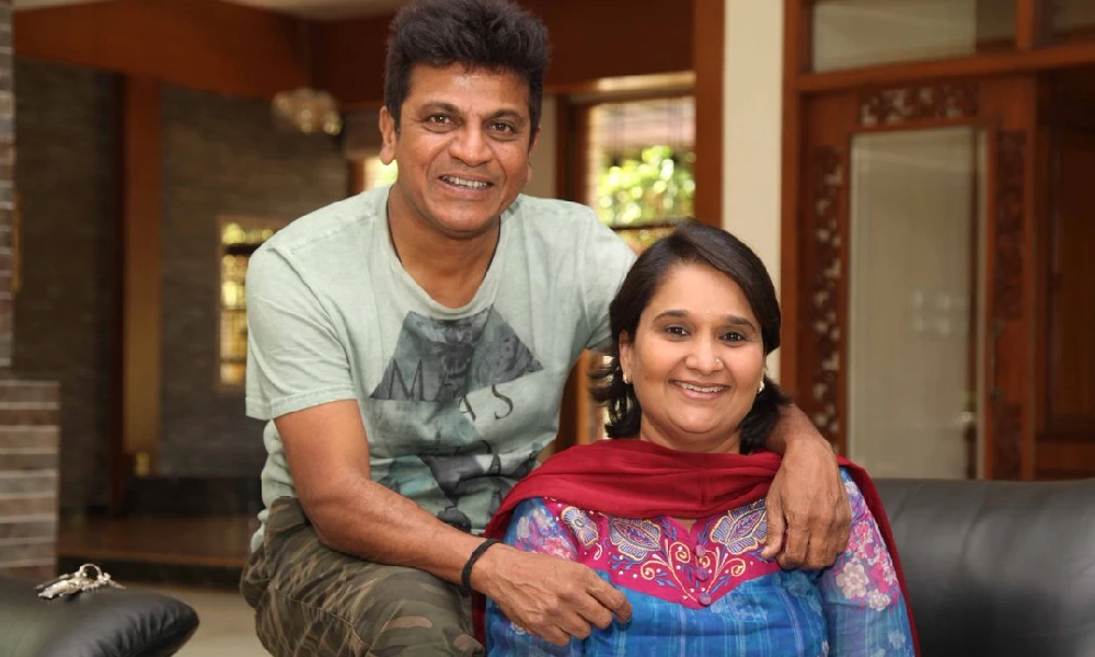 Geetha with husband shivarajkumar
