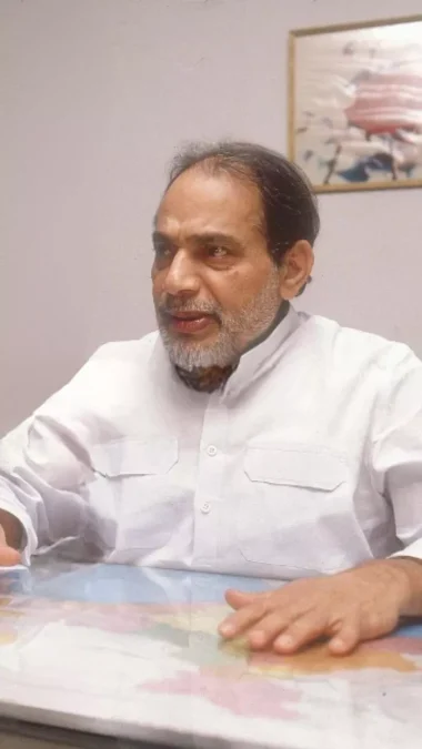 In 1985 the Janata Party won a landslide majority on its own Ramakrishna Hegde became the Chief Minister again Ramakrishna Hegde Birth Day