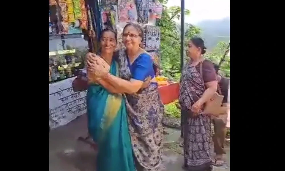Modi Yogi Sisters