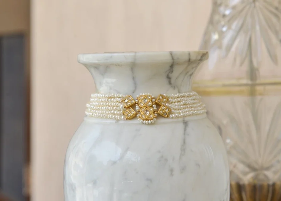 Queen pearl layer necklace